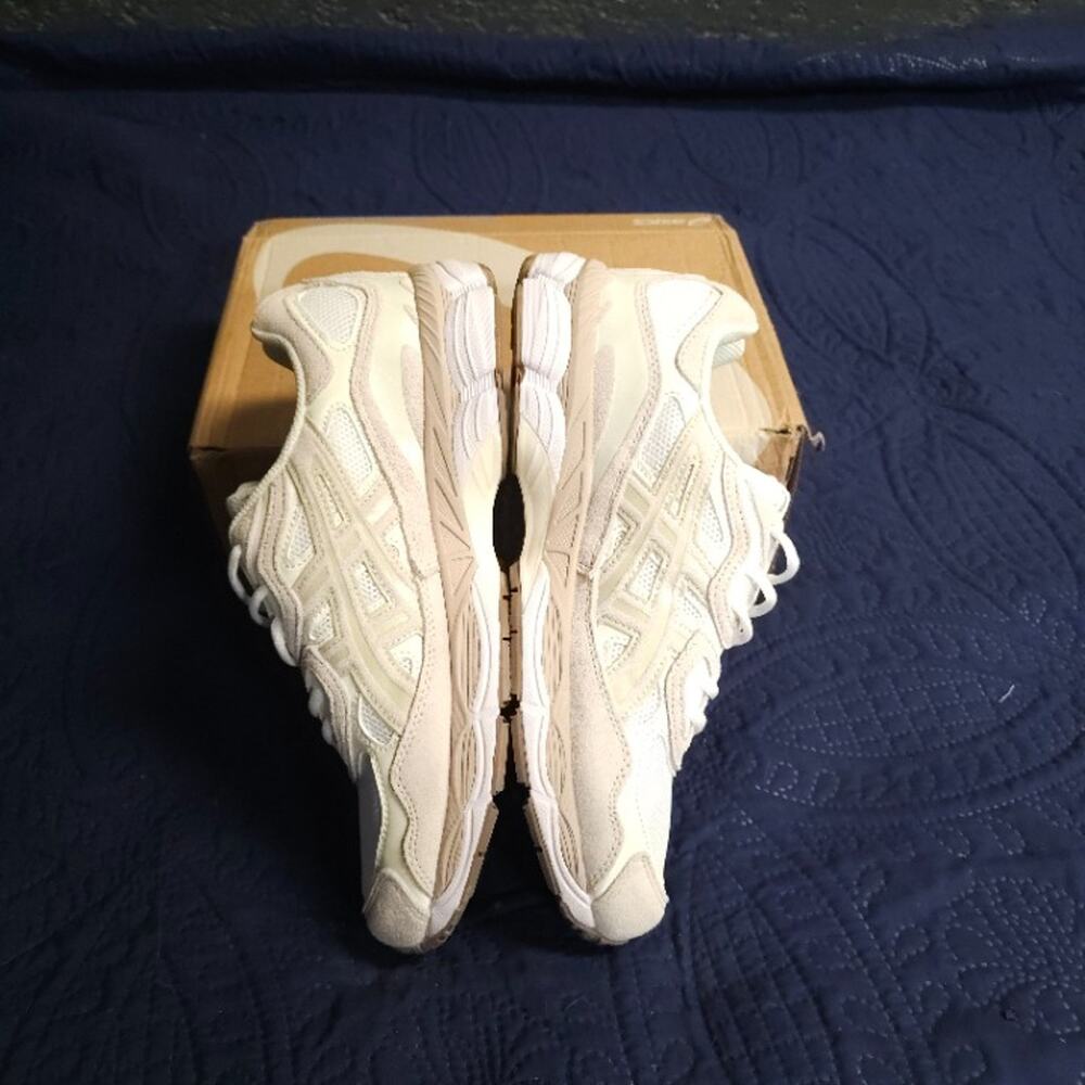 Asics Gel NYC Tan Beige Suede Lifestyle Sneakers Size 11 Like New - Picture 3 of 8